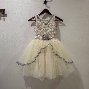 Weissman dance costume, white and silver 14396 size MC